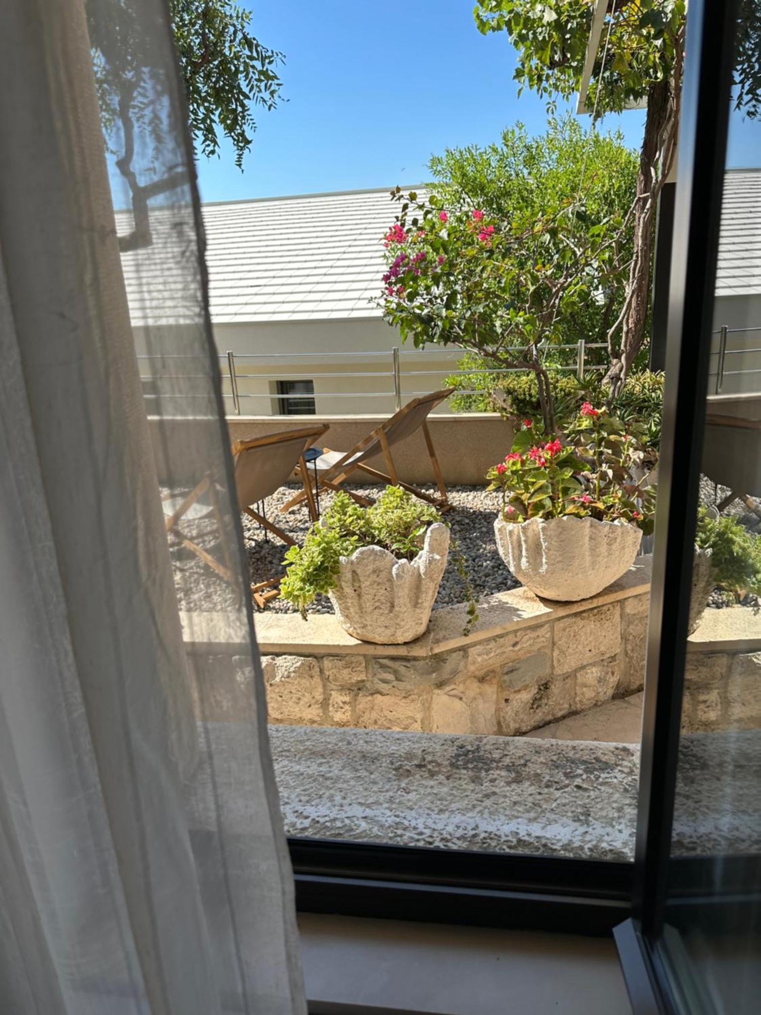 Romantic Stone- Studio Apartman Omiš Eksteriør bilde
